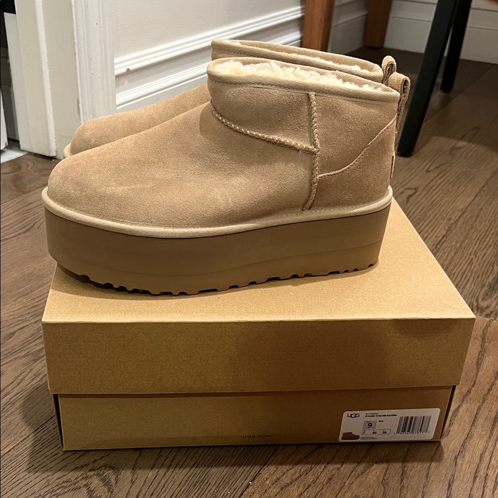UGG classic ultra mini platform 9 BNIB